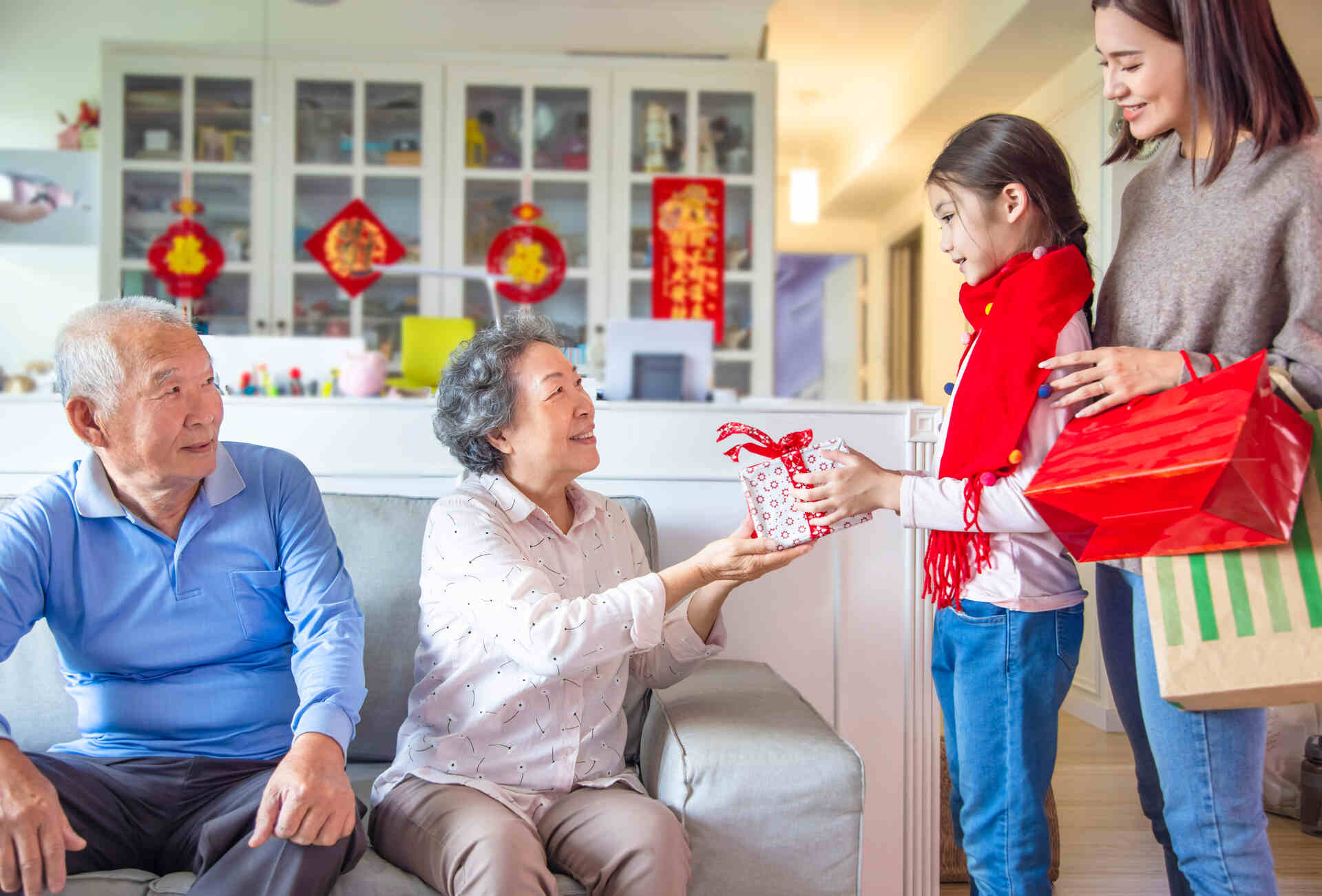 ไอเดียซื้อของขวัญให้ผู้สูงอายุในวันสำคัญ